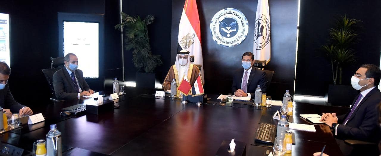 رئيس هيئة الاستثمار يبحث مع سفير البحرين سبل تعزيز الاستثمارات البحرينية فى مصر