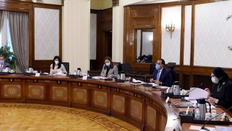الحكومة تقرر إرسال الاستراتيجية الوطنية للمشروعات المتوسطة والصغيرة ومتناهية الصغر للمراجعة تمهيداً لاعتمادها