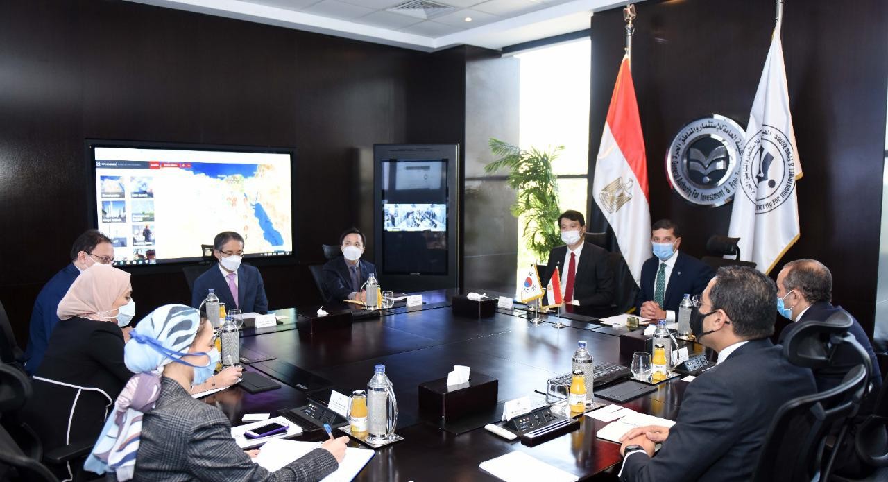 رئيس هيئة الاستثمار يبحث مع السفير الكورى جذب استثمارات جديدة إلى مصر