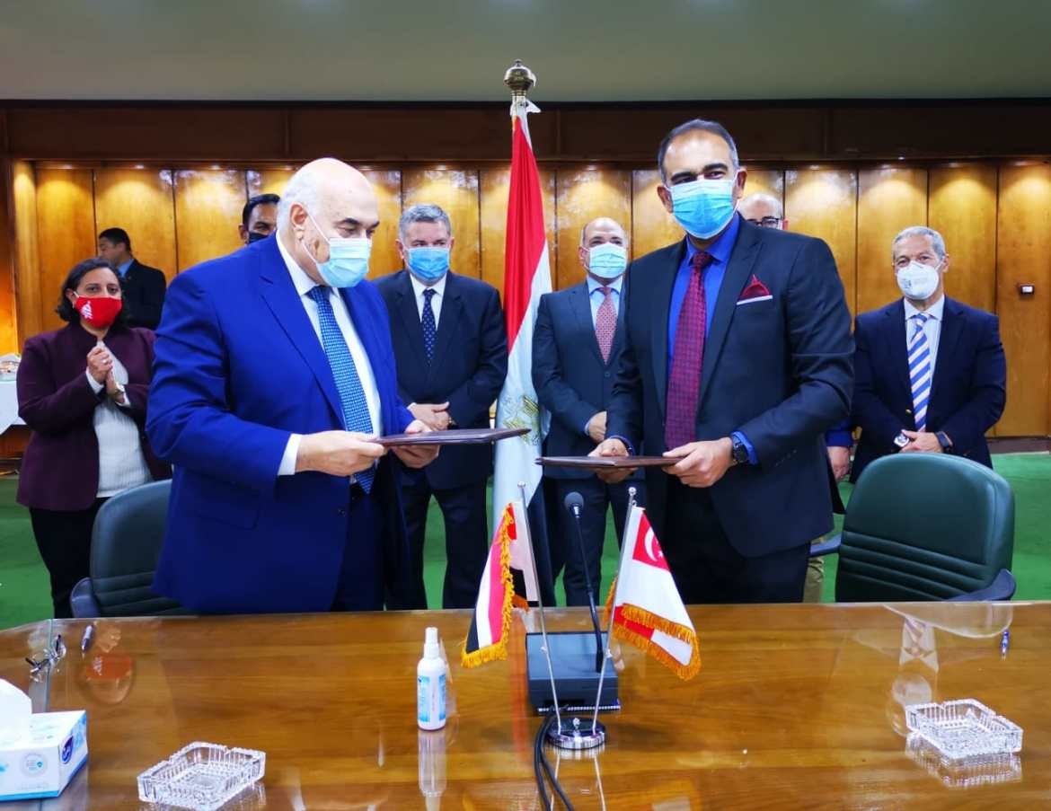 توقيع مذكرة تفاهم لدراسة الشراكة بين "القابضة للغزل والنسيج" و"أولام - مصر"