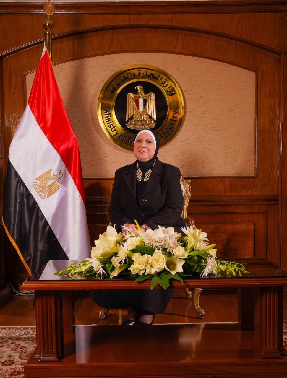 وزيرة التجارة تصدر قراراً بإنشاء مجلس الصناعات النسيجية لتنمية صناعة الغزل بمصر