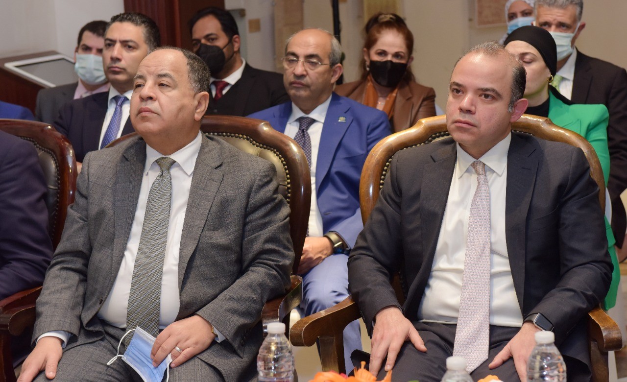 وزيرة التخطيط ترفع توقعاتها لنمو الاقتصاد المصري إلى 6.5 فى المئة العام الجاري